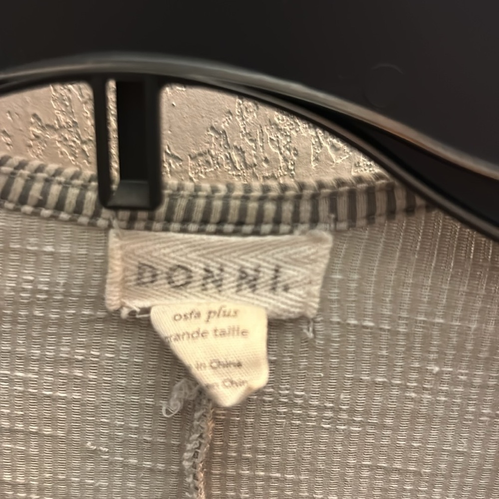 26. Donni gray/white knit cardigan OSFM - Picture 2 of 3